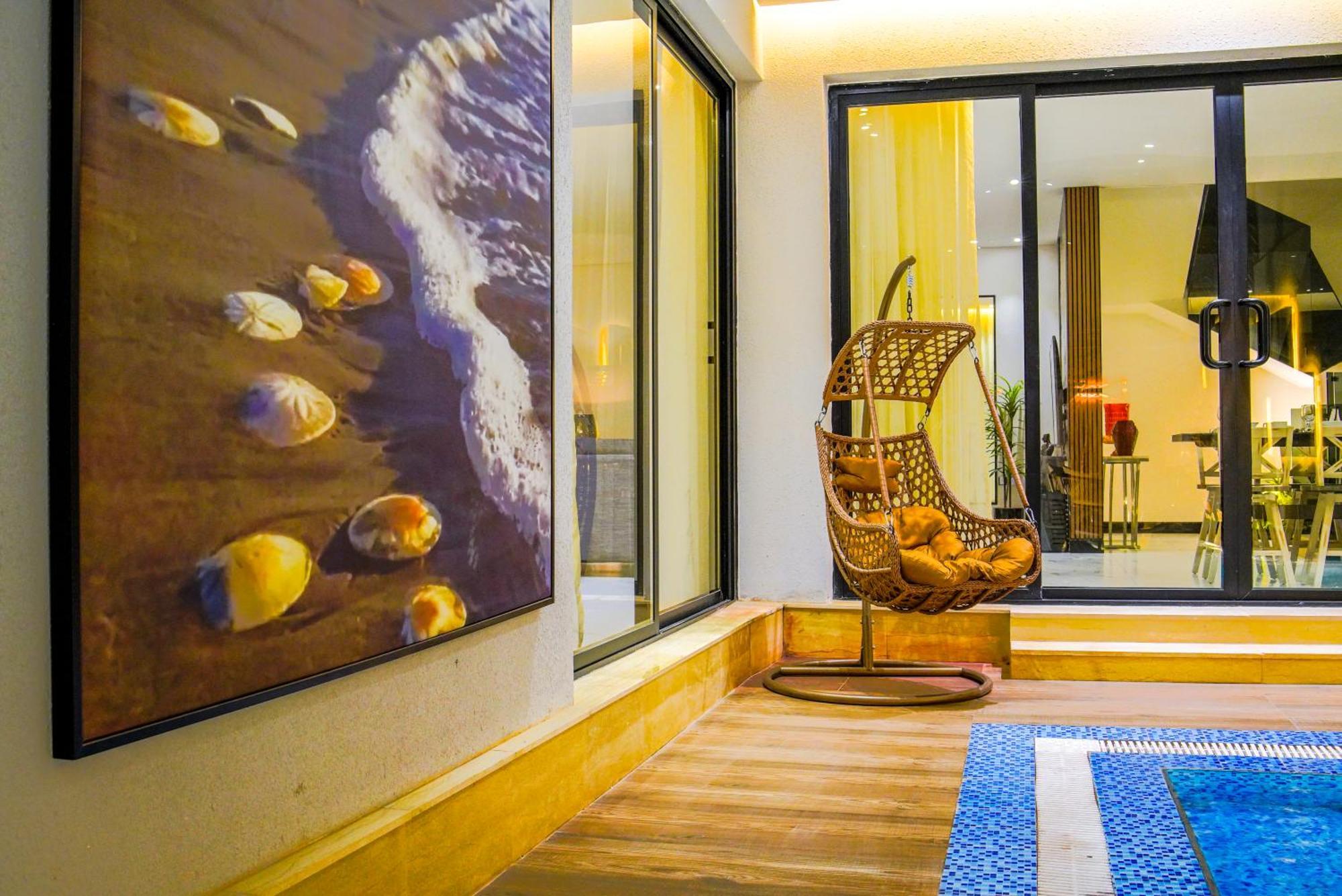 Resort The Land *